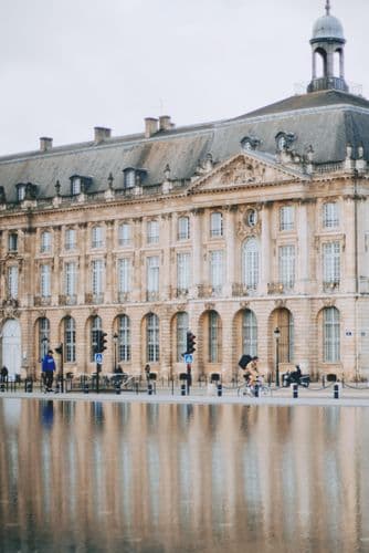 Discover Bordeaux and its history through wine